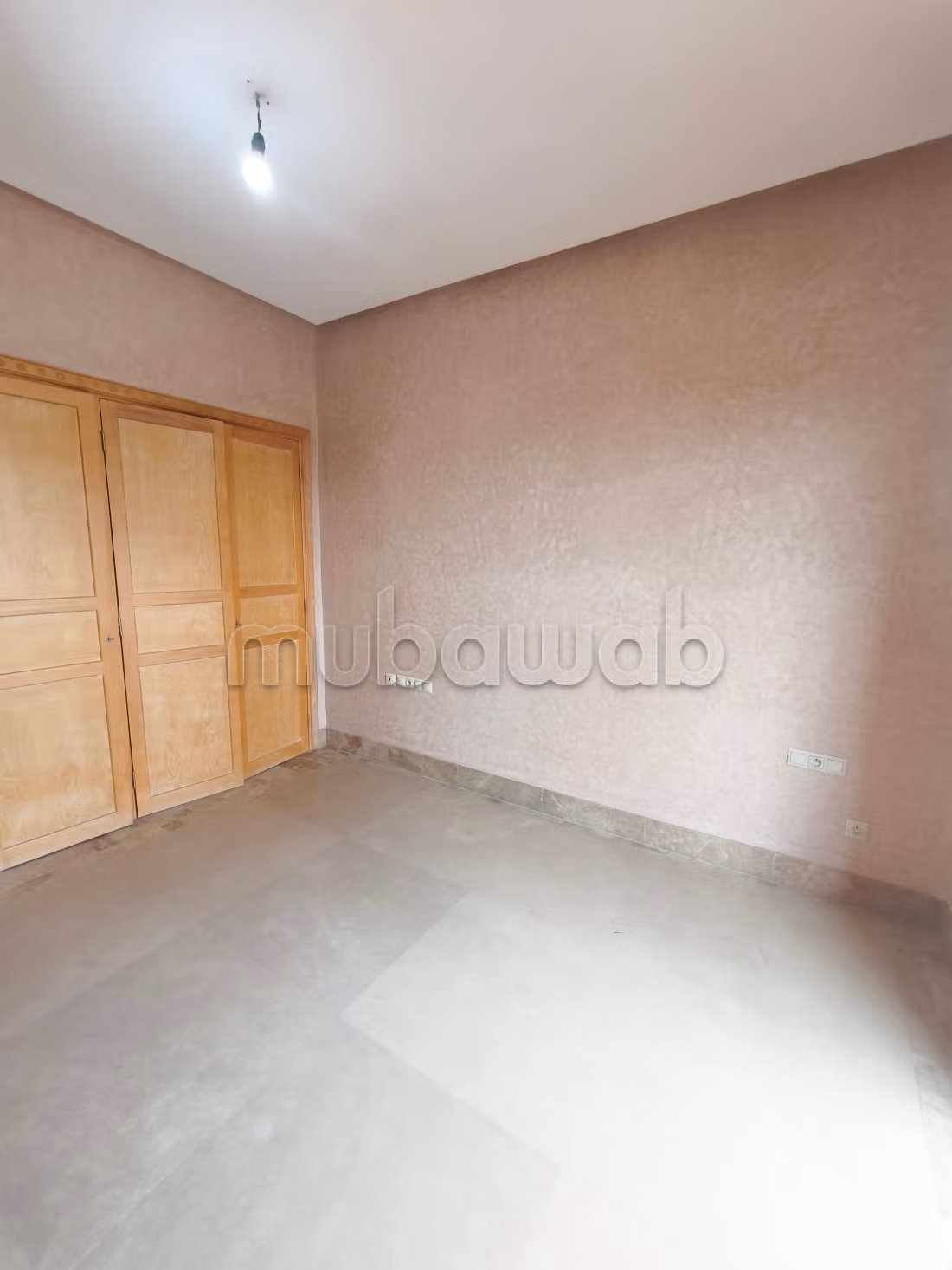 Luxury house for rent on Route de l'Ourika. Area 237 m². Pool and air conditioning.