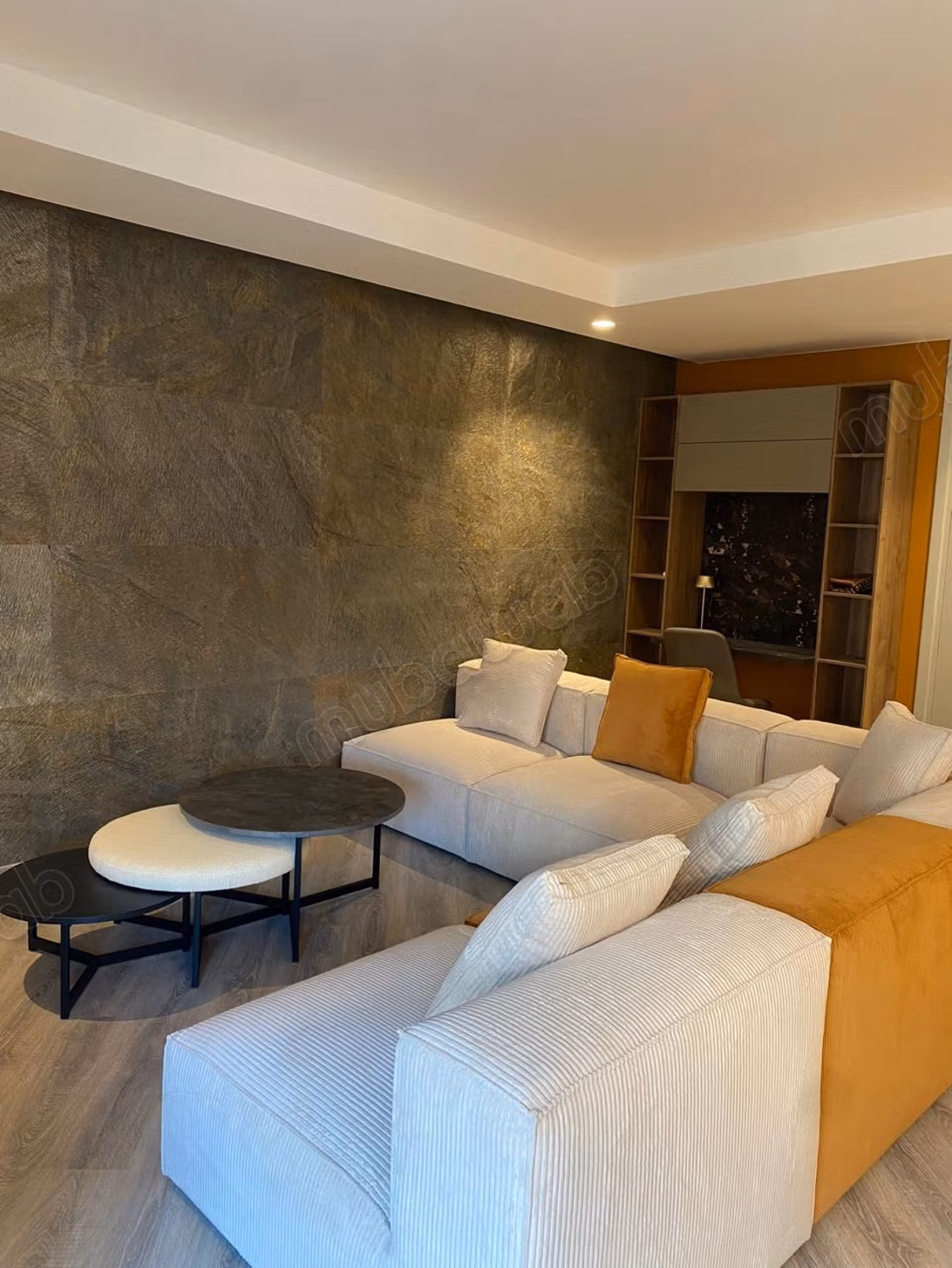 Luxe Triplex met Jacuzzi Pergola