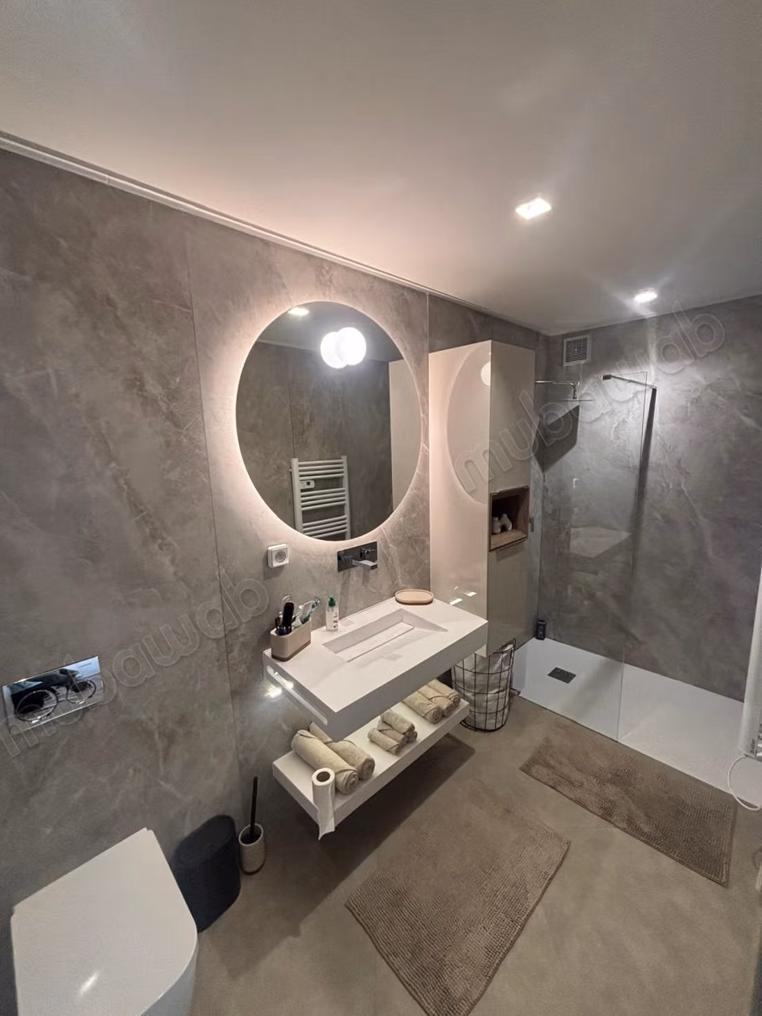 Luxe Triplex met Jacuzzi Pergola