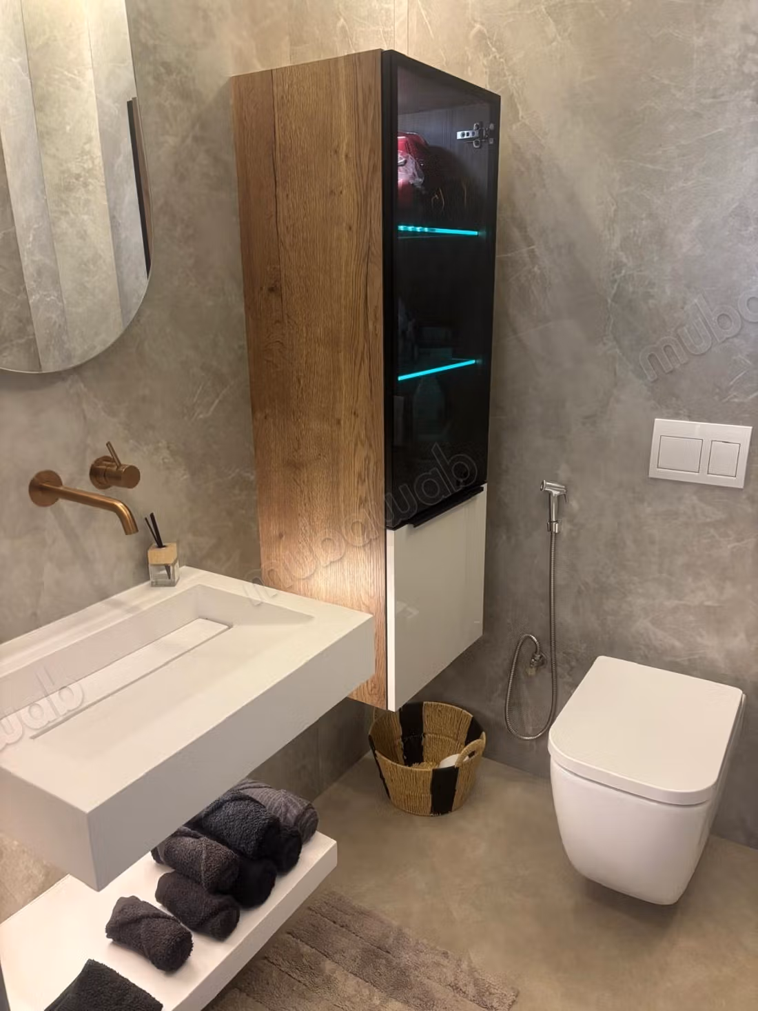 Luxe Triplex met Jacuzzi Pergola