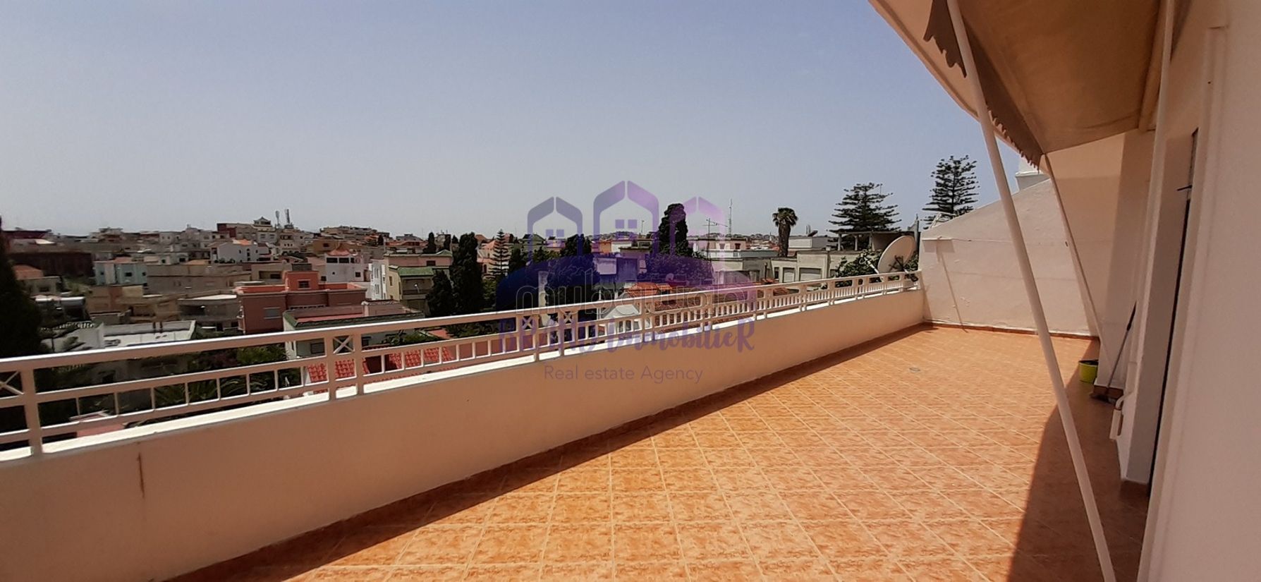 Bel appartamento con terrazza a TANGERI