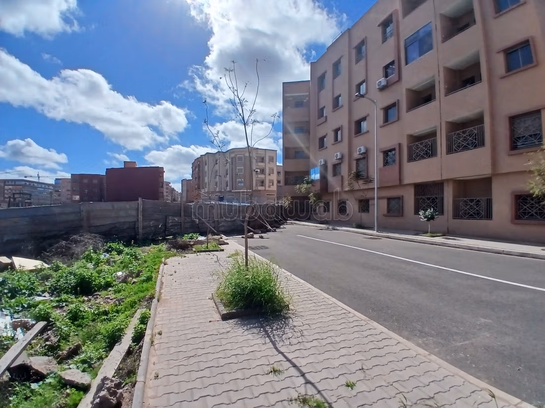 Appartement a cote Macdo a Vendre