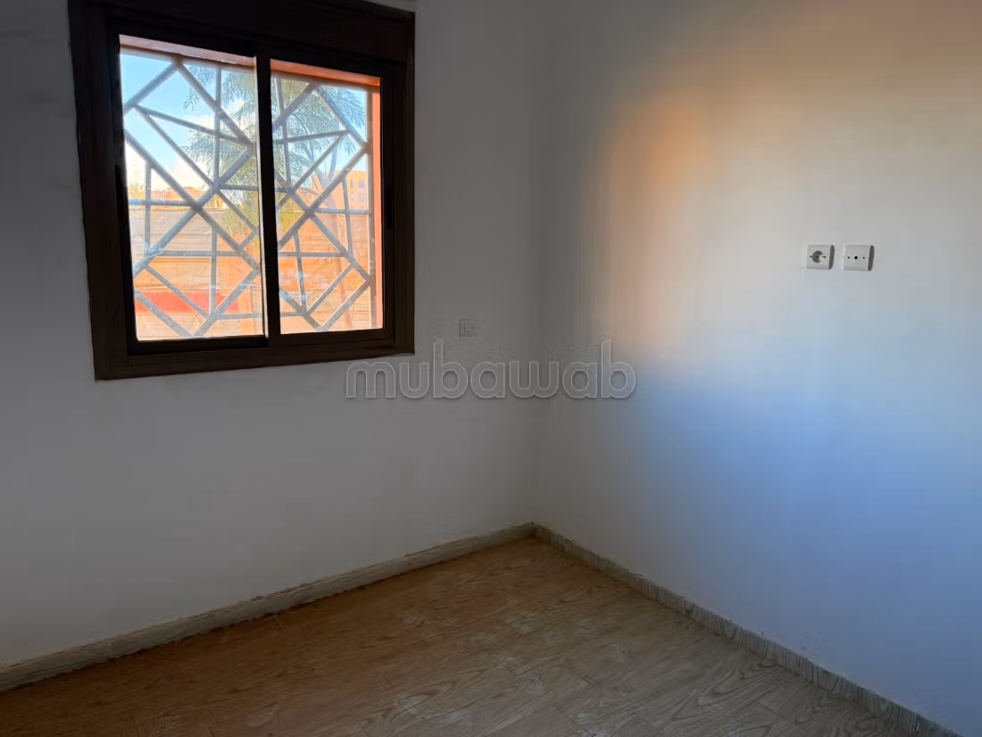 Appartement a cote Macdo a Vendre