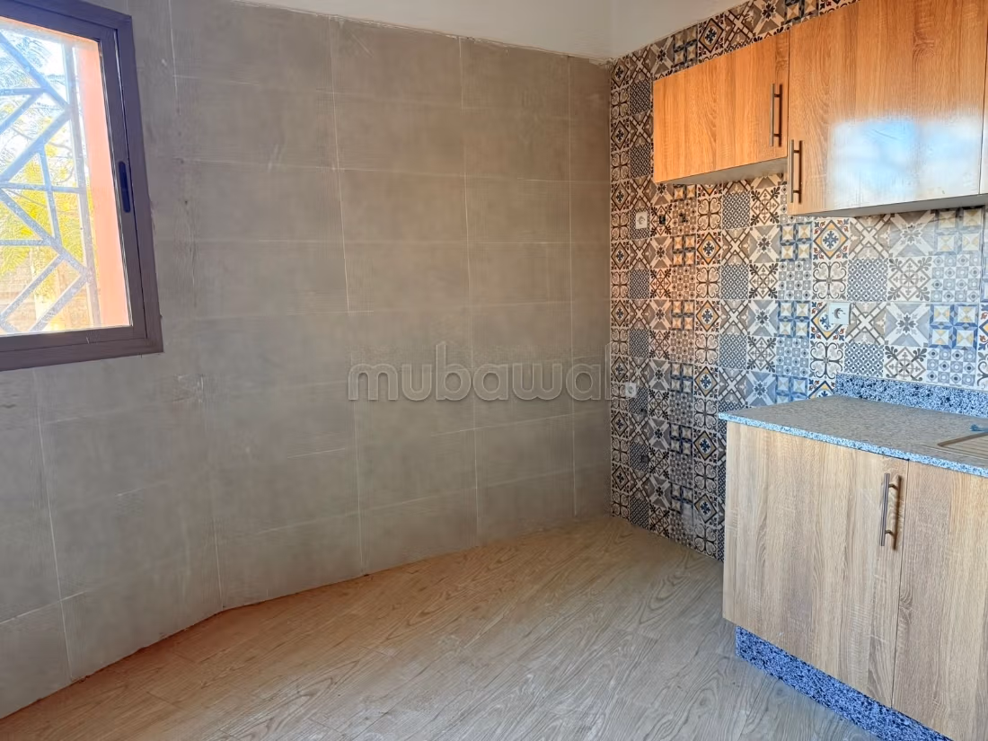Appartement a cote Macdo a Vendre