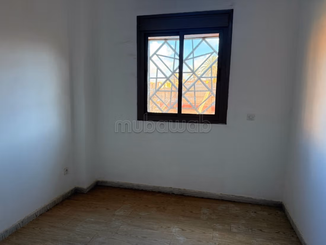 Appartement a cote Macdo a Vendre