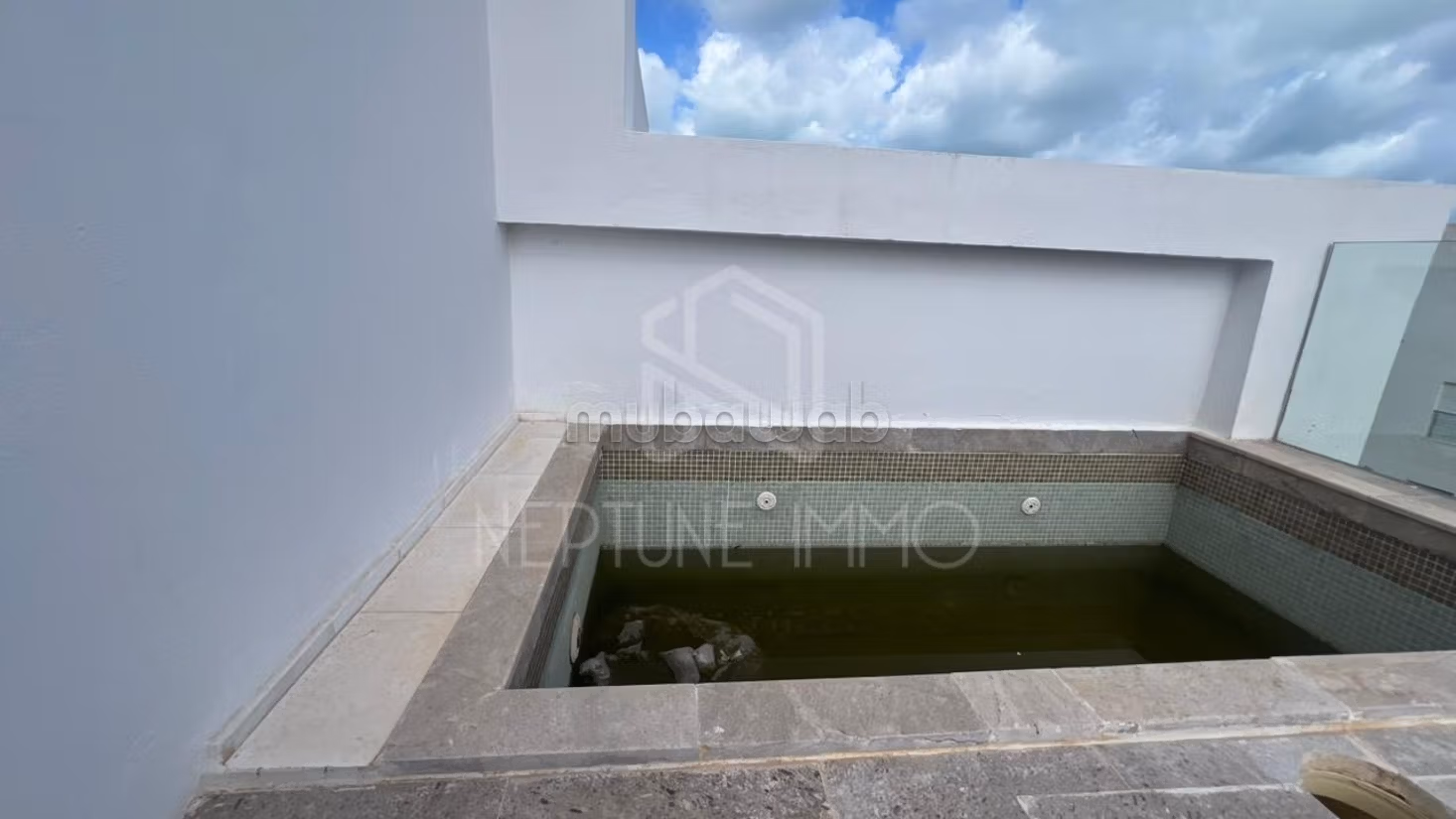 À vendre Triplex avec piscine à Gammarth