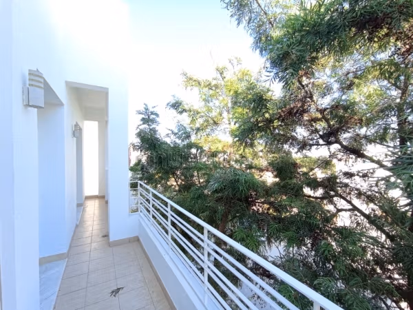 S2 vide de 87m² à Cité ElWafa AFH2