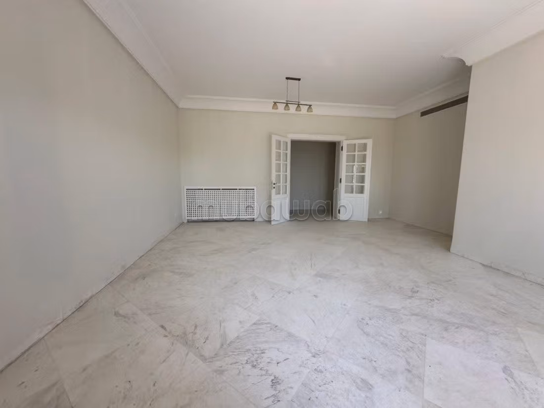 Appartement à louer à Les Jardins de Carthage. 3 chambres agréables. Parking et ascenseur