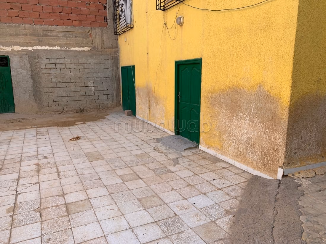 Strategic commercial space for rent - Tozeur