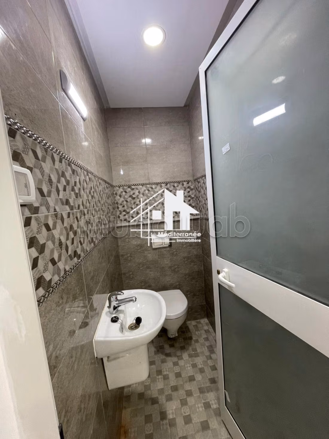 In affitto edificio ad uso ufficio a Tunisi
