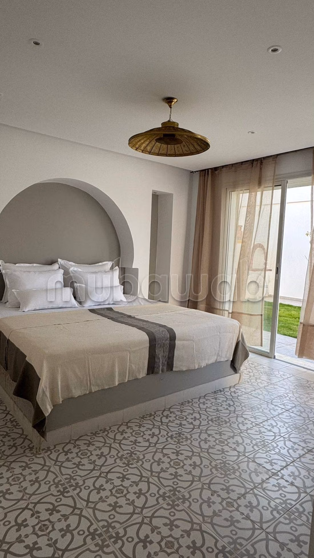 High standing villa with pool