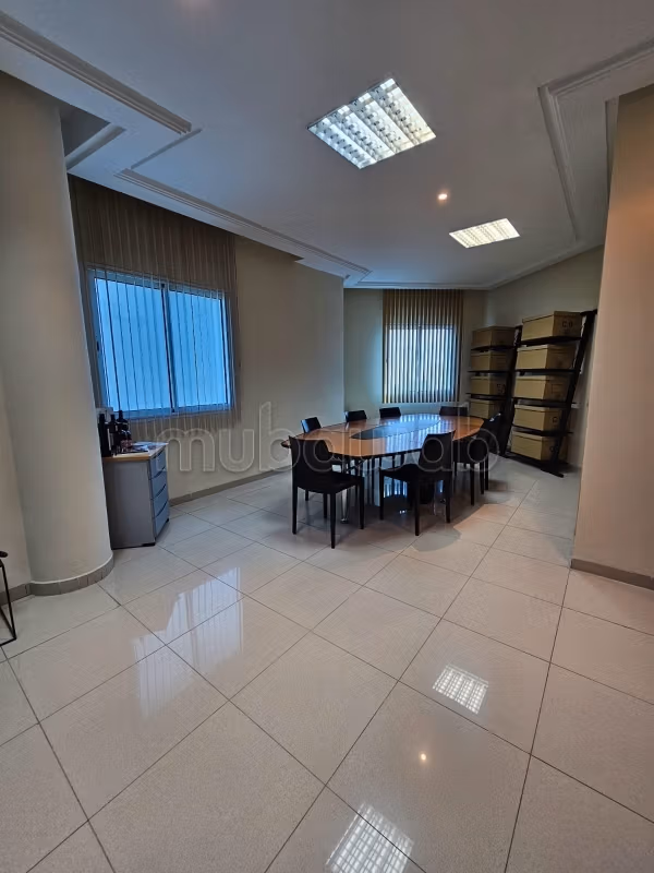 Bureau à vendre au Lac 1