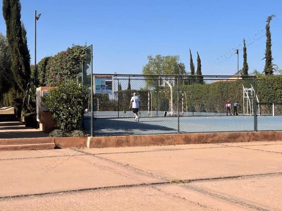 Belle villa dans une résidence golfique, avec piscine