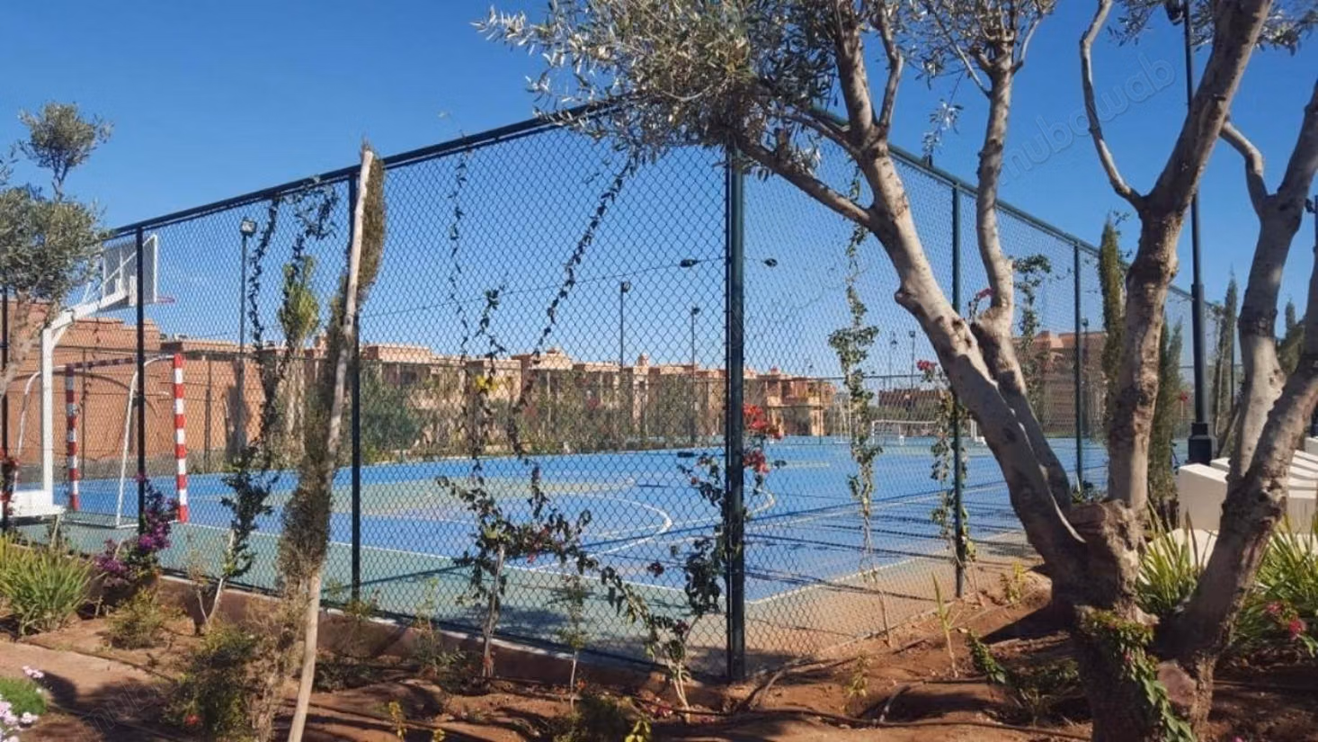Belle villa dans une résidence golfique, avec piscine