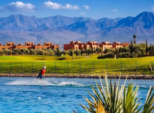 Belle villa dans une résidence golfique, avec piscine