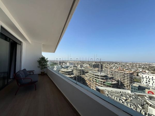 شقة علوية رائعة للإيجار في كاسا فاينانس سيتي