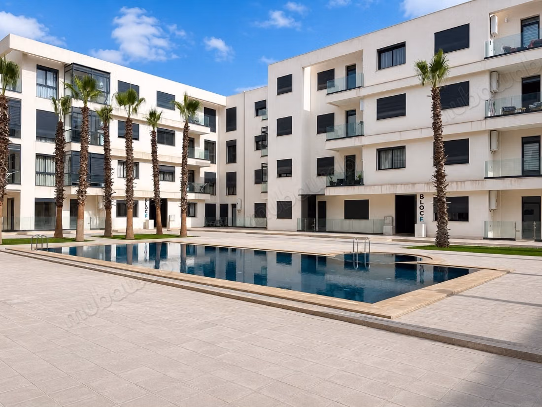Affitto appartamento a Founti. 1 locale. Piscina e servizio di concierge