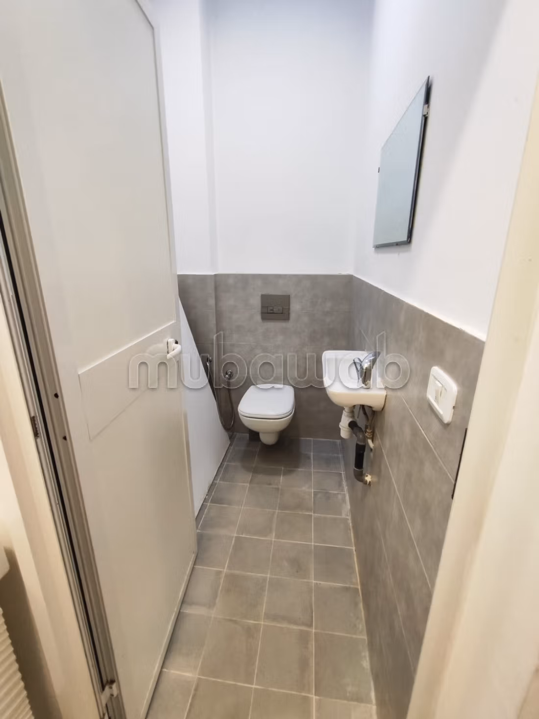 In affitto spazio per uffici di 140m2 a Soukra su via UMA