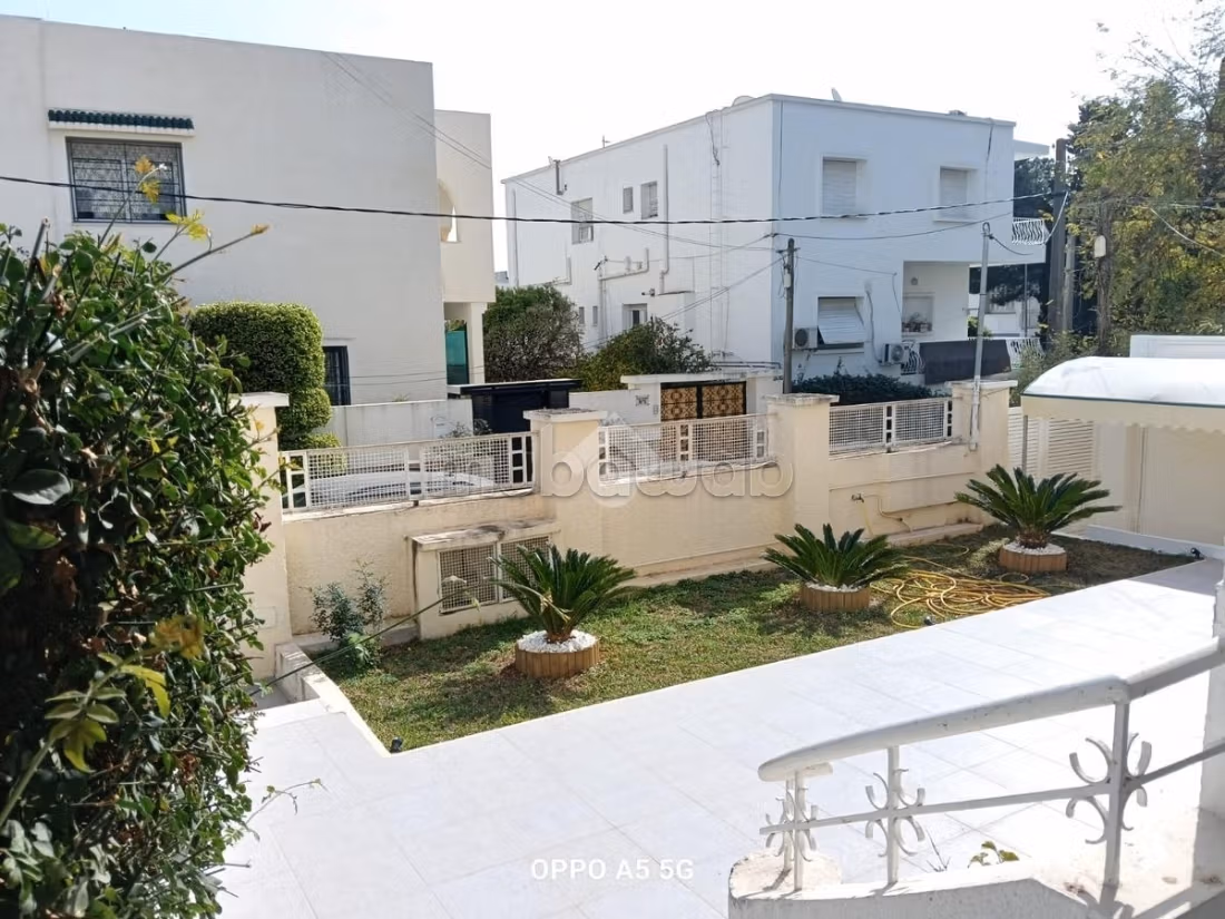 Villa floor for rent