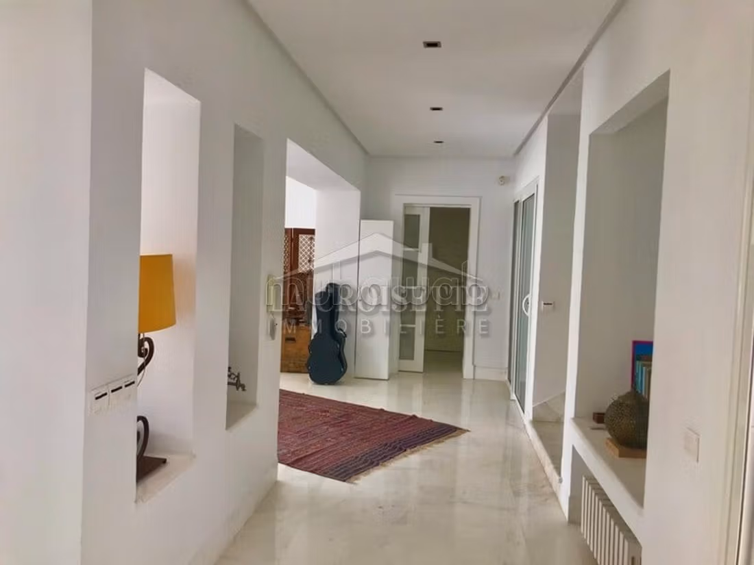 فيلا س3 تطل على البحر في المرسى