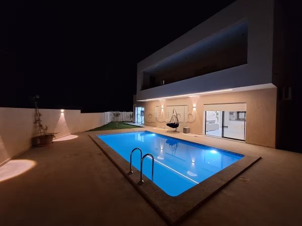 Nouvelle villa de standing, clé en main houmt souk