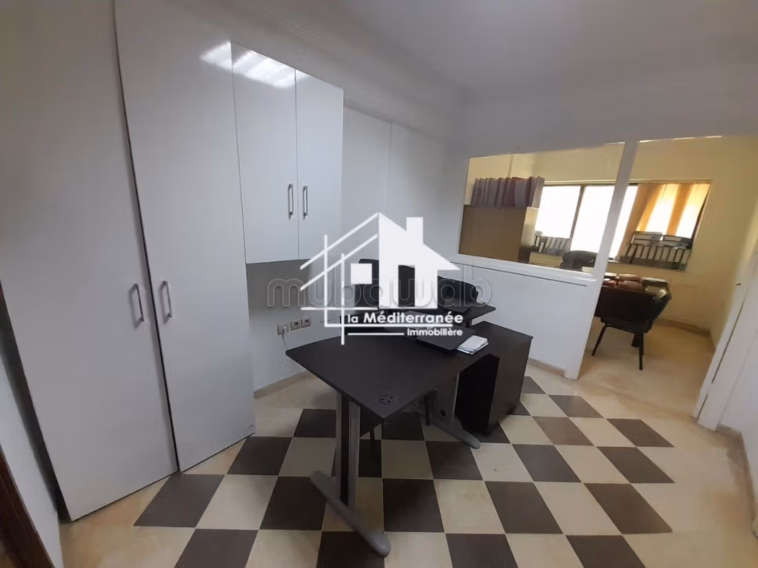 In affitto un ufficio H1 a Monplaisir
