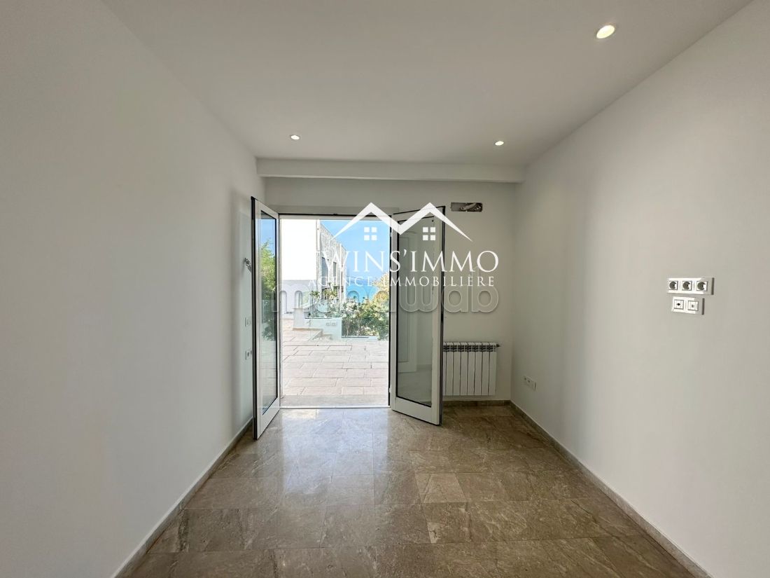 Duplex S3 with sea view in La Marsa