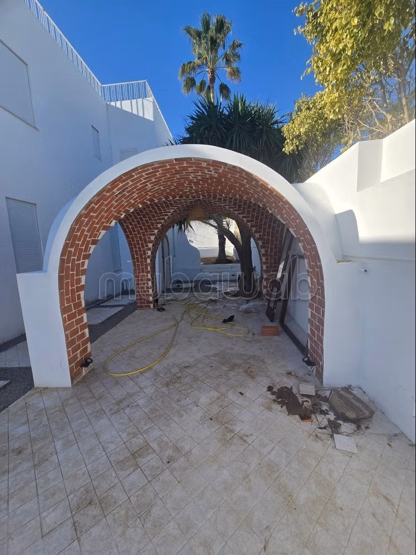 Contemporary style villa for rent in Gammarth