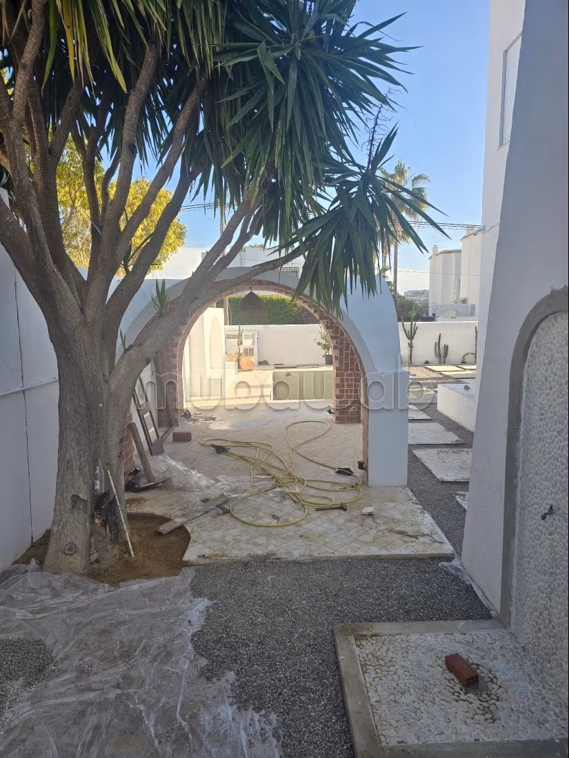 Contemporary style villa for rent in Gammarth