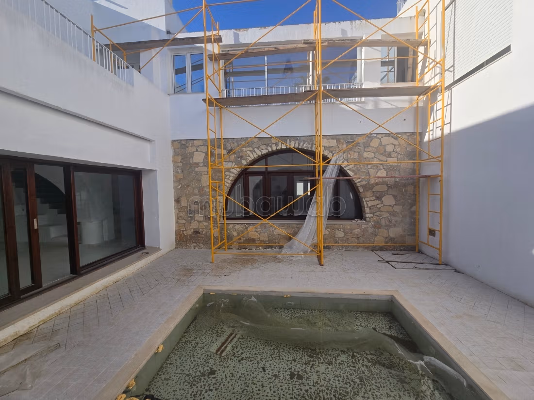 Contemporary style villa for rent in Gammarth