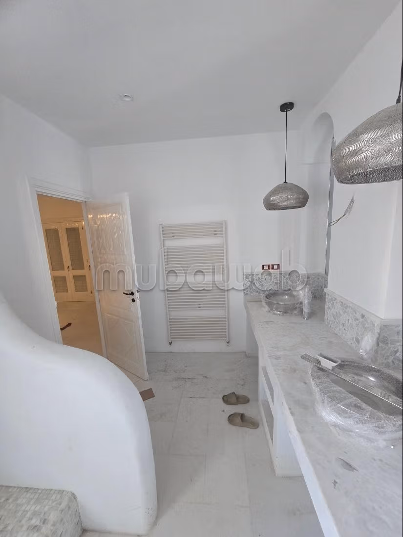 Contemporary style villa for rent in Gammarth