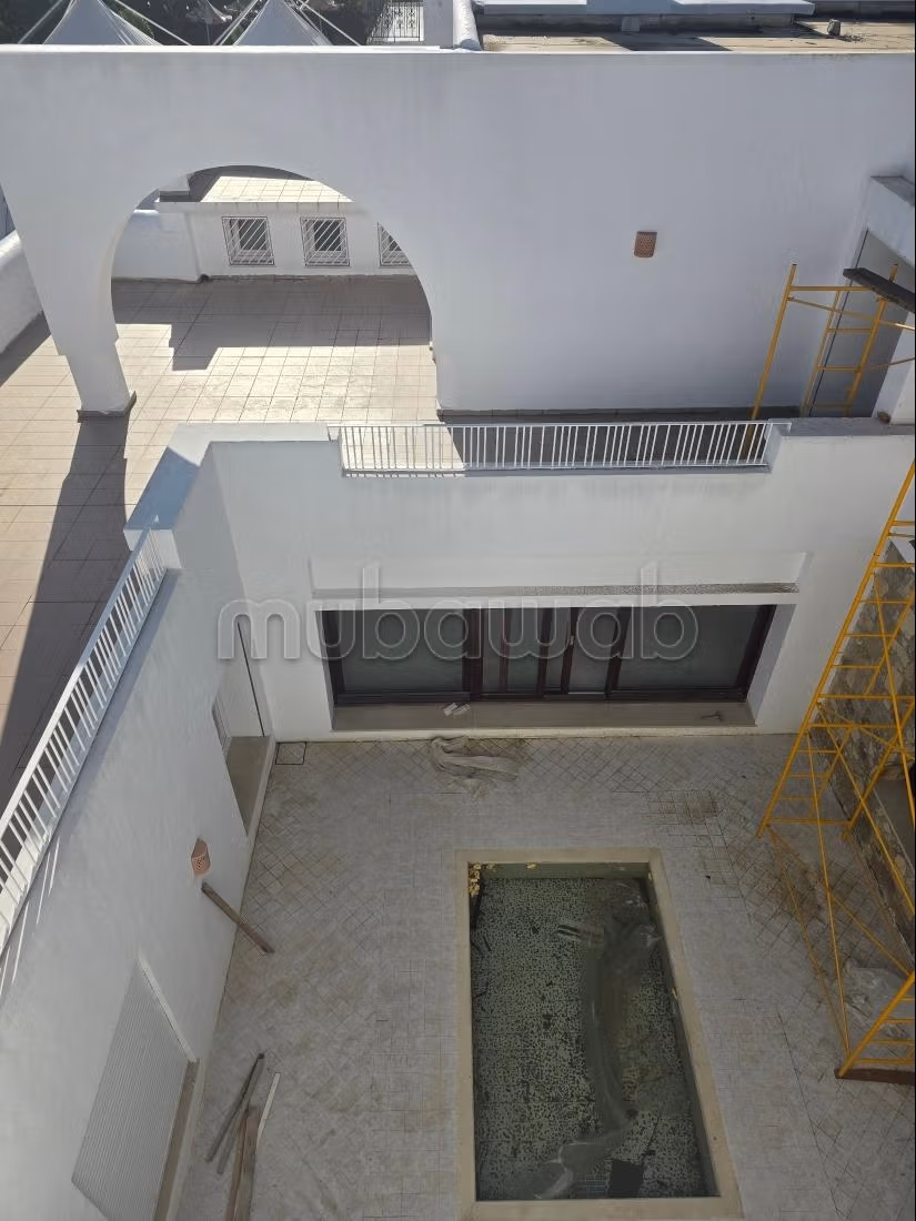 Contemporary style villa for rent in Gammarth
