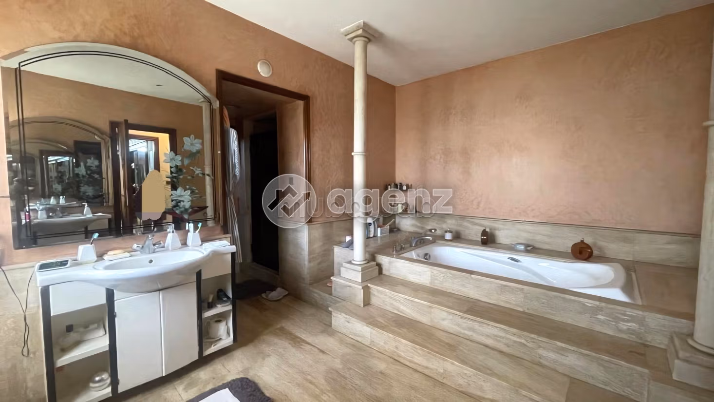 Villa in vendita di 1.214 m², 5 camere California Casablanca