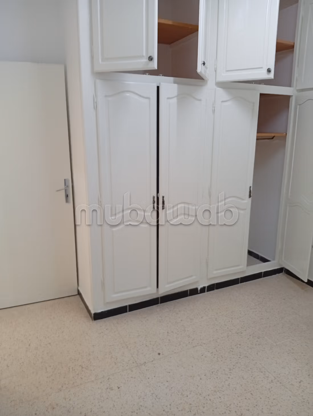 Selling the upper building S3 in good condition