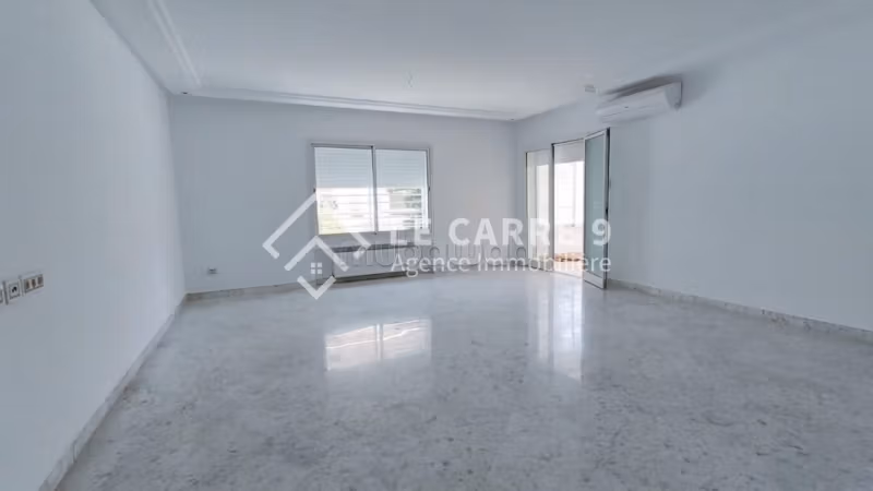 Very nice apartment for rent in Les Berges Du Lac 2. Area of 160 m². Carpark and terrace