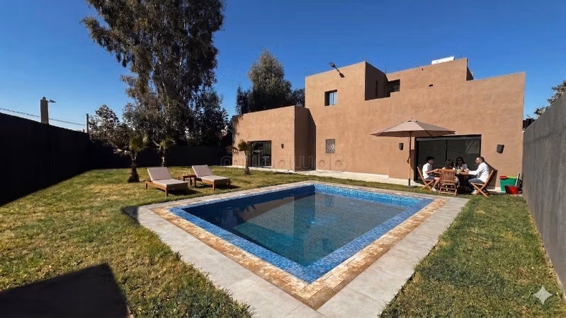 Villa Coquette di campagna con titolo in vendita