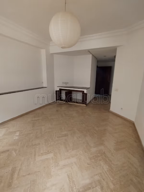 Appartement à louer Au 1er Etage à Agdal