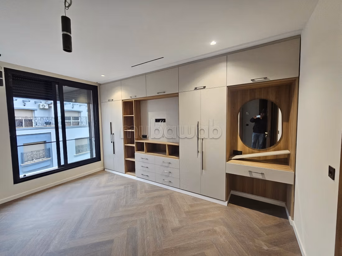 Kopen: appartementen in Hay el matar. 3 Kamers. Satellietschotel en extra beveiligde deur