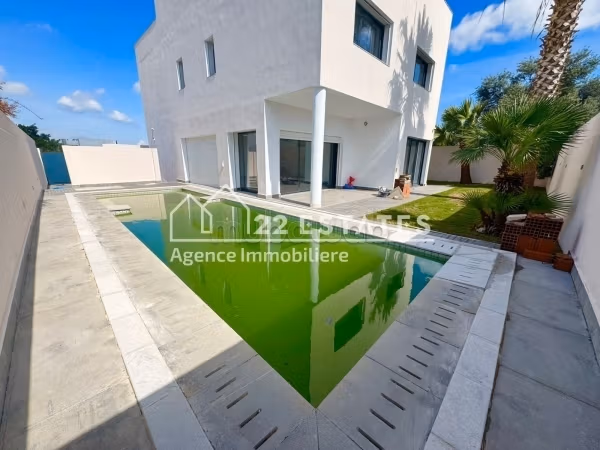 Villa S4 with pool and garden in La Marsa
