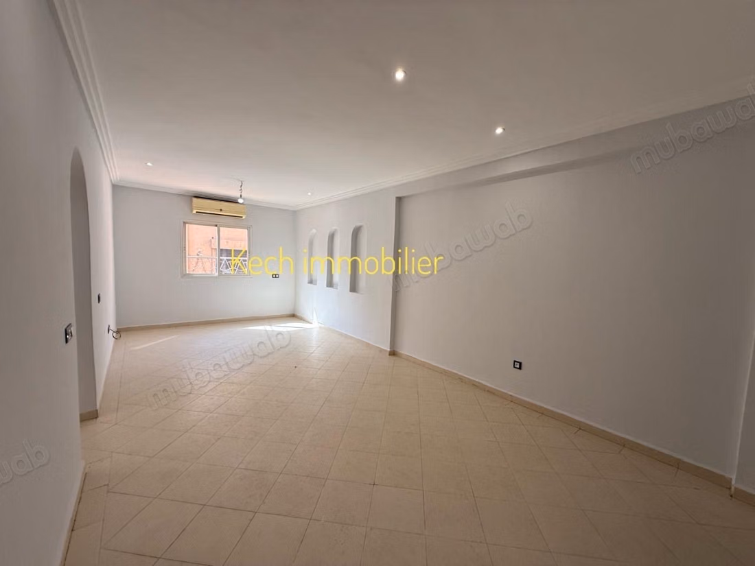 Nice 2-bedroom empty apartment with terrace