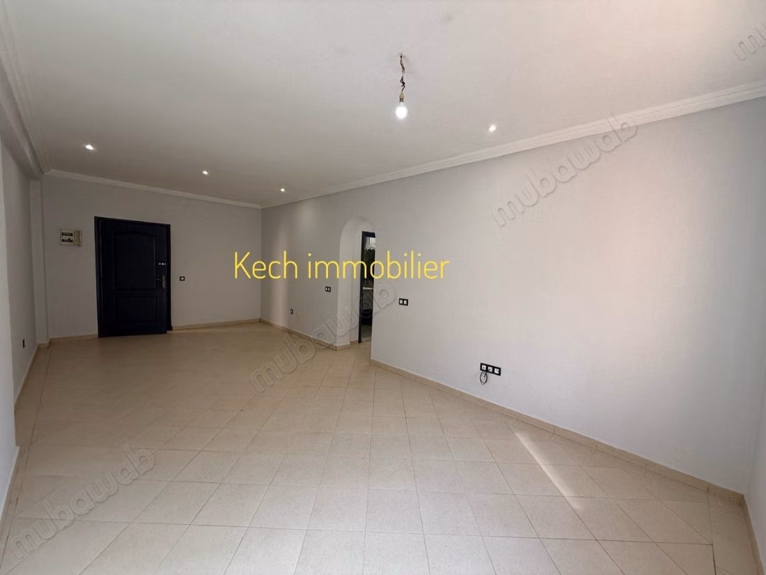 Nice 2-bedroom empty apartment with terrace