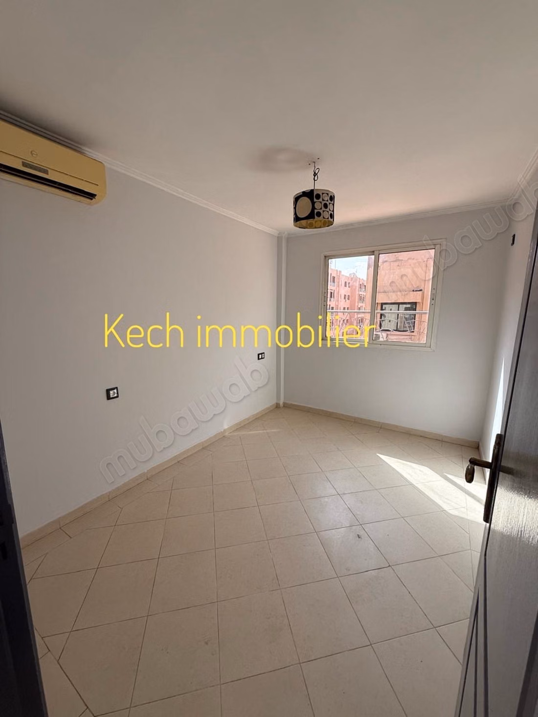 Nice 2-bedroom empty apartment with terrace