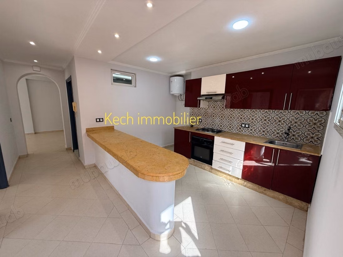 Nice 2-bedroom empty apartment with terrace