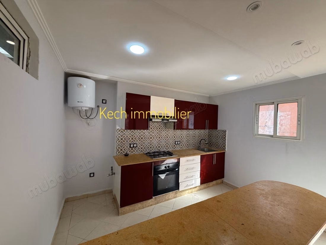 Nice 2-bedroom empty apartment with terrace