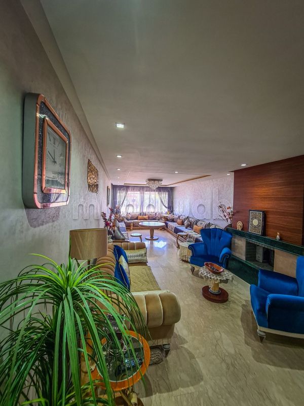 Splendido appartamento in vendita a Ferme Bretonne Hay Arraha. Superficie 159 m². Caminetto