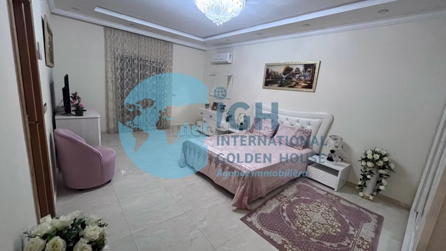Splendid villa for sale. 3 beautiful rooms. Storage unit