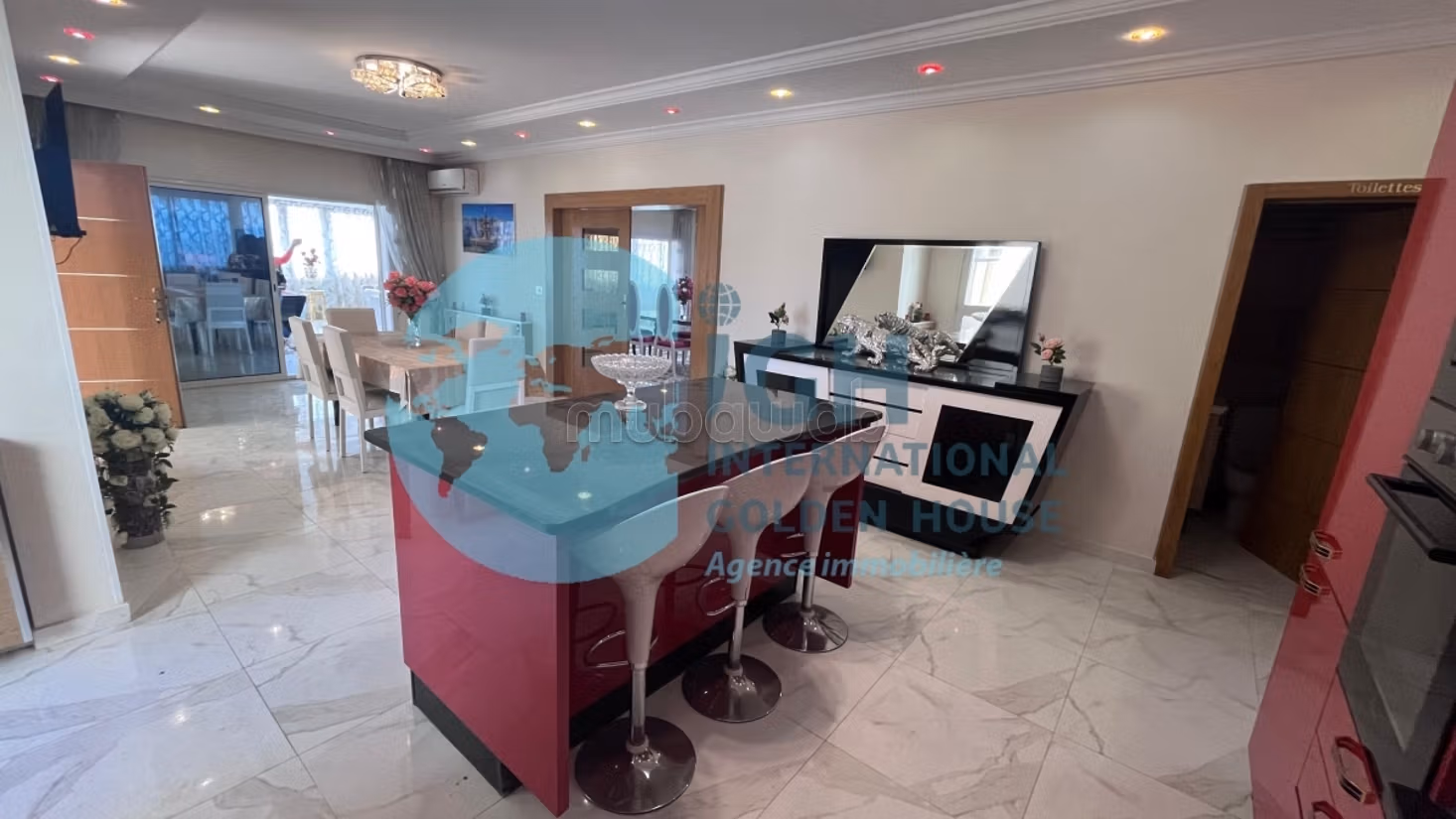 Splendid villa for sale. 3 beautiful rooms. Storage unit