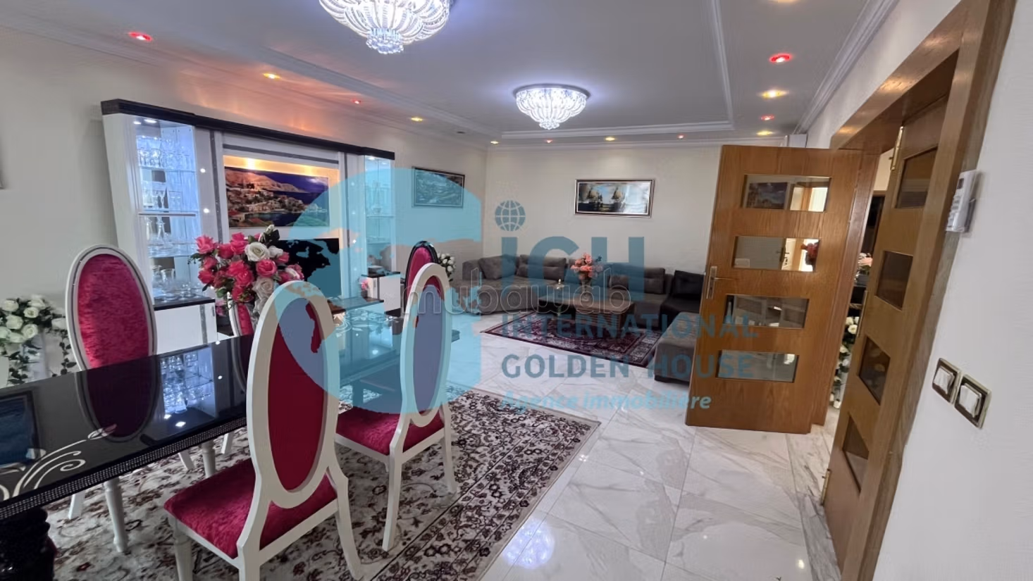 Splendid villa for sale. 3 beautiful rooms. Storage unit