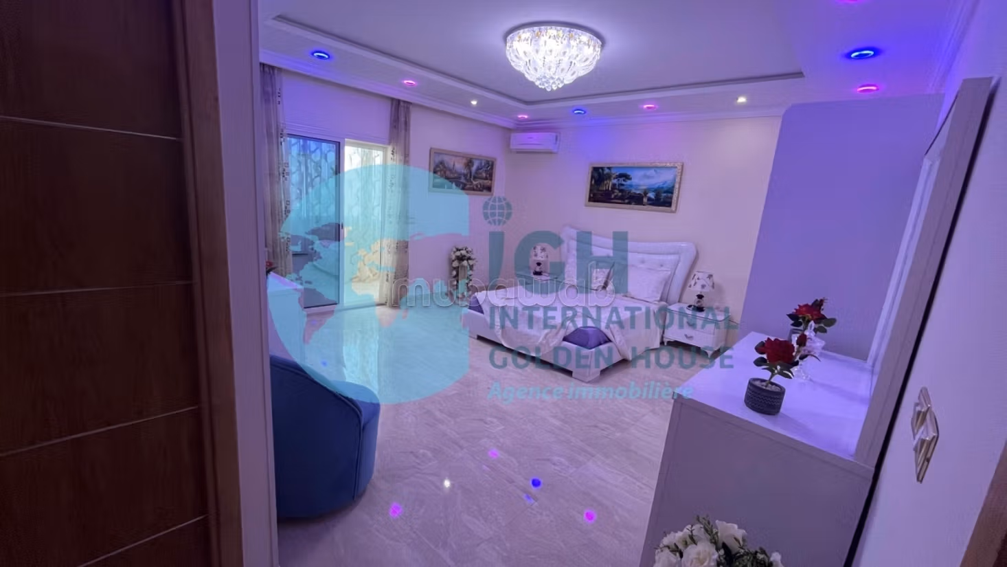 Splendid villa for sale. 3 beautiful rooms. Storage unit