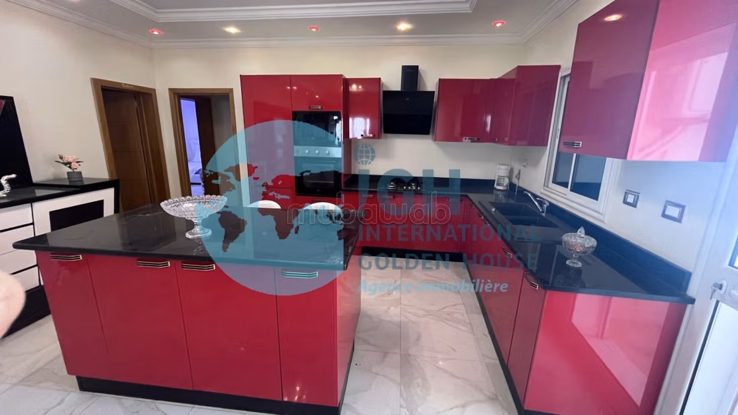 Splendid villa for sale. 3 beautiful rooms. Storage unit